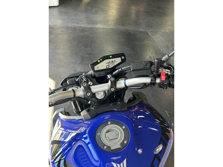 YAMAHA MT-09