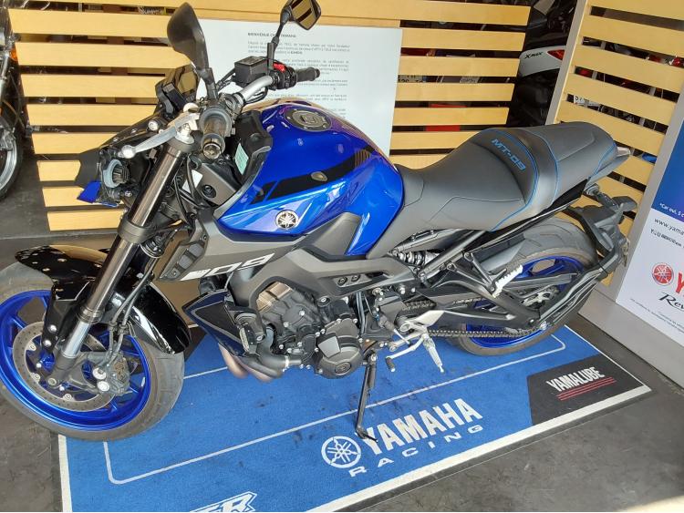 YAMAHA MT-09
