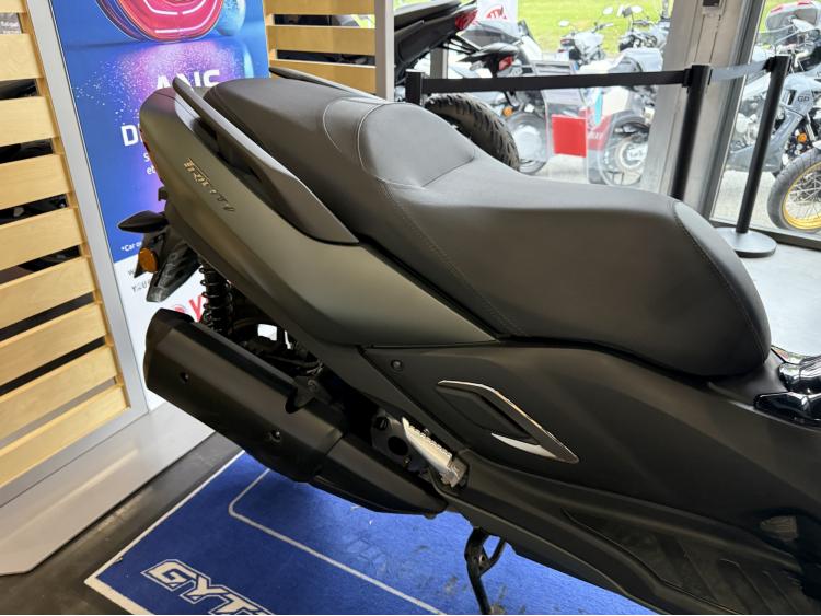 YAMAHA TRICITY 300