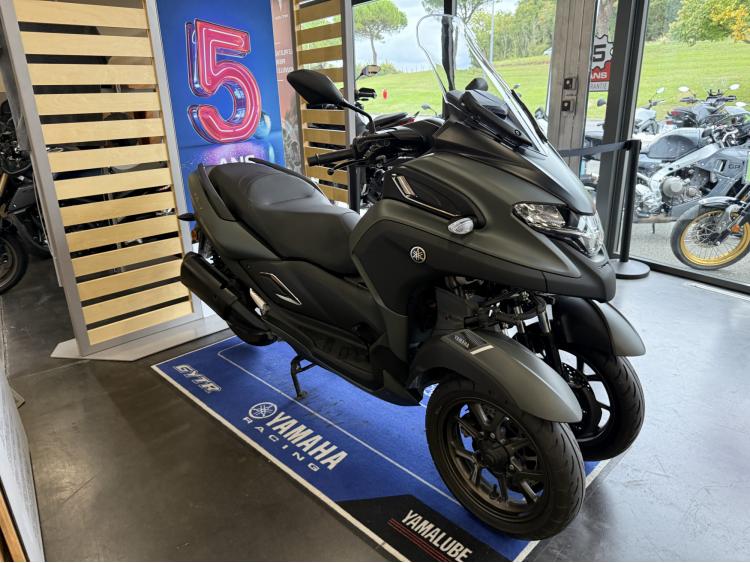 YAMAHA TRICITY 300
