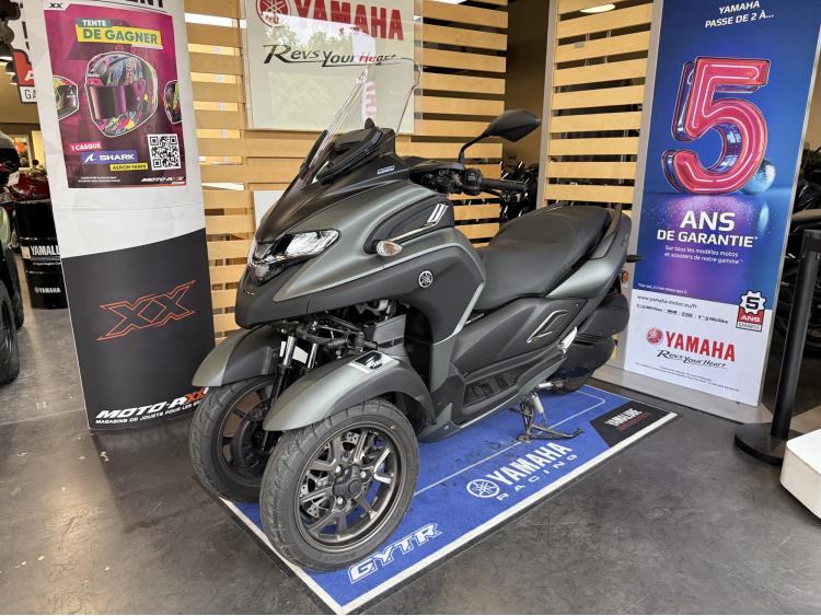 YAMAHA TRICITY 300
